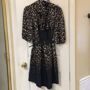Vince Camuto  Dress leper’s print Ombré size 4